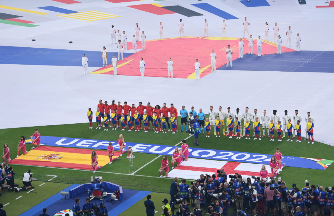talkSPORT评论员表示他对2023年曼城出售的球员最近的表现感到“惊讶”