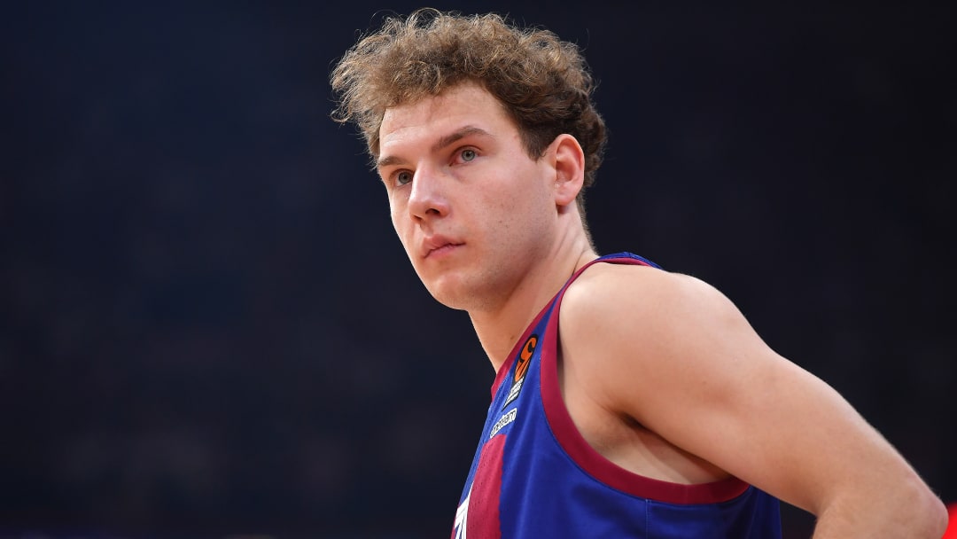罗卡斯-约库拜蒂斯的新合同结构着眼尼克斯(及NBA) 罗卡斯-约库拜蒂斯的新合同结构着眼尼克斯(及NBA)