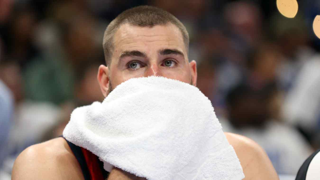 尼克斯与交易价值3000万美元的中锋挂钩:NBA高管透露 尼克斯与交易价值3000万美元的中锋挂钩:NBA高管透露