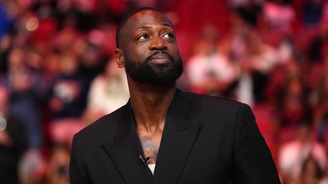 迈阿密热火队德维恩-韦德跻身竞争激烈的NBA排名前十 迈阿密热火队德维恩-韦德跻身竞争激烈的NBA排名前十