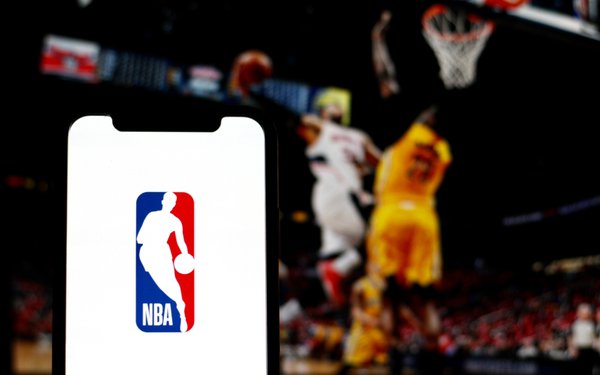 NBA签订770亿美元转播权协议，拒绝华纳兄弟探索公司的匹配报价
