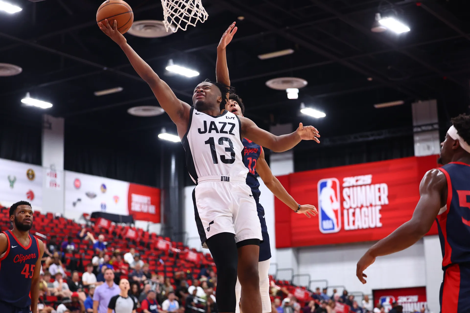 伊赛亚-科利尔在NBA夏季联赛中崭露头角2 伊赛亚-科利尔在NBA夏季联赛中崭露头角3