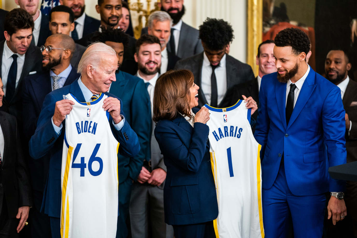 NBA超级巨星斯蒂芬-库里在奥运会新闻发布会上支持卡玛拉-哈里斯 NBA超级巨星斯蒂芬-库里在奥运会新闻发布会上支持卡玛拉-哈里斯