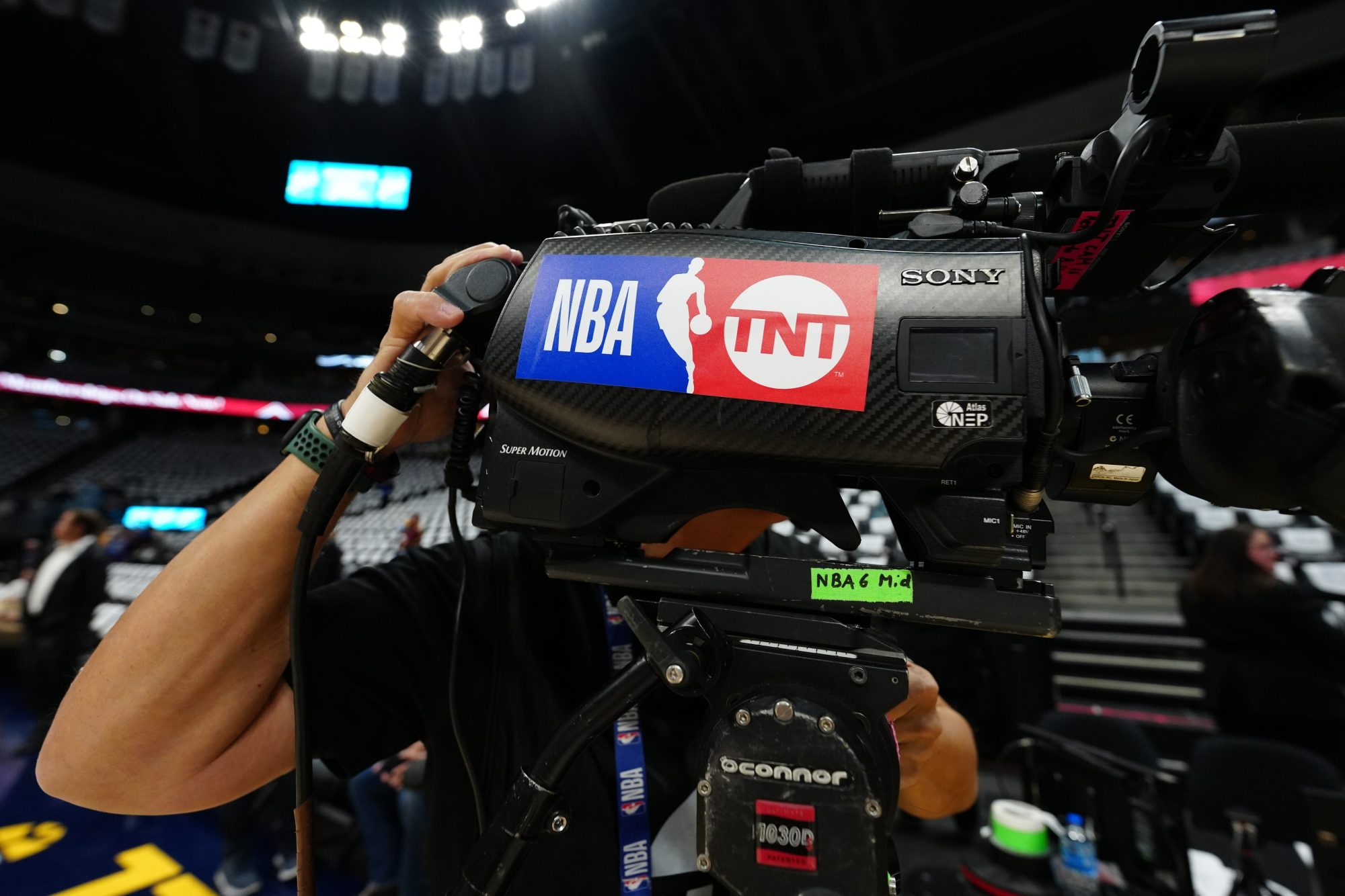 NBA拒绝TNT体育报价,选择亚马逊获得全国媒体权利 NBA拒绝TNT体育报价,选择亚马逊获得全国媒体权利