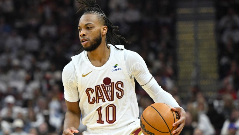 NBA交易传闻:达里厄斯-加兰德吸引西部球队关注 NBA交易传闻:达里厄斯-加兰德吸引西部球队关注
