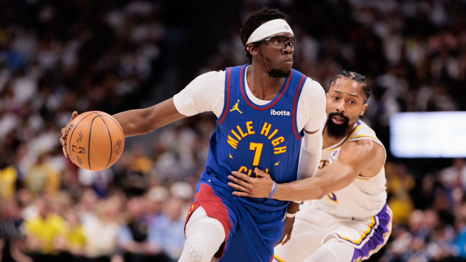 老将NBA后卫在黄蜂买断中放弃超过300万美元 老将NBA后卫在黄蜂买断中放弃超过300万美元