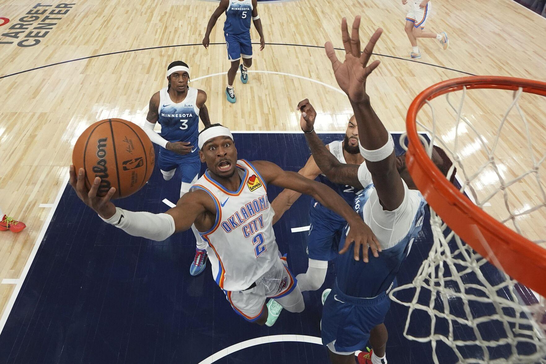 他被汉密尔顿高中的球队开除了现在他是NBA的超级巨星
