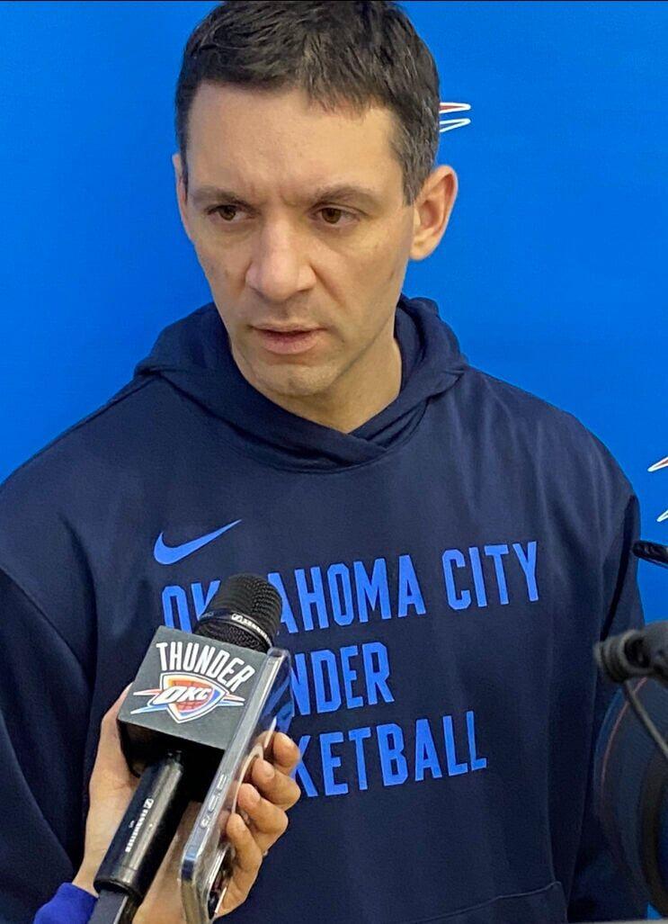他被汉密尔顿高中的球队开除了现在他是NBA的超级巨星6