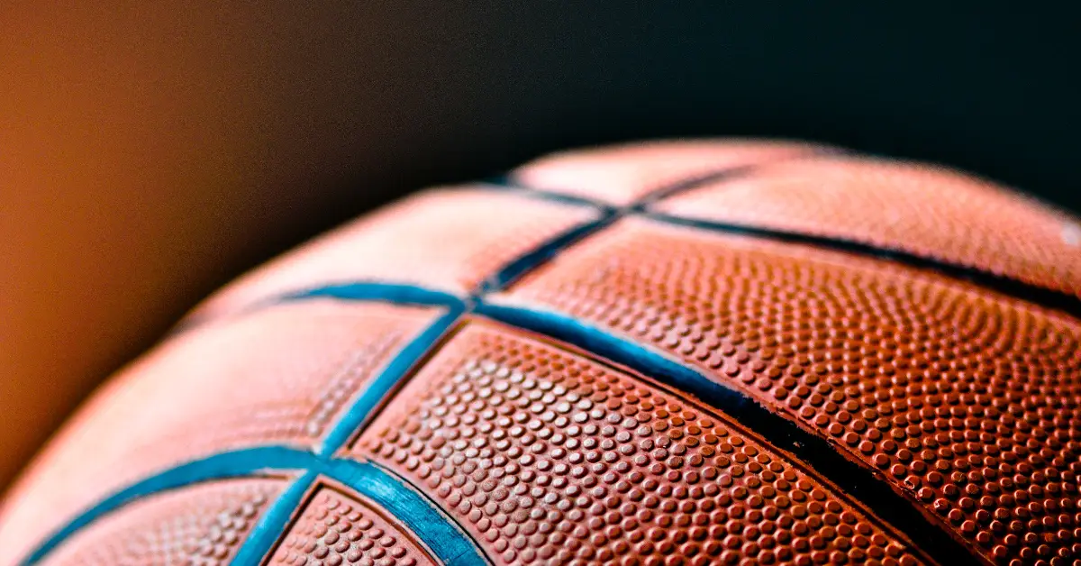 WBD匹配报价以保持NBA比赛在TNT体育频道播出