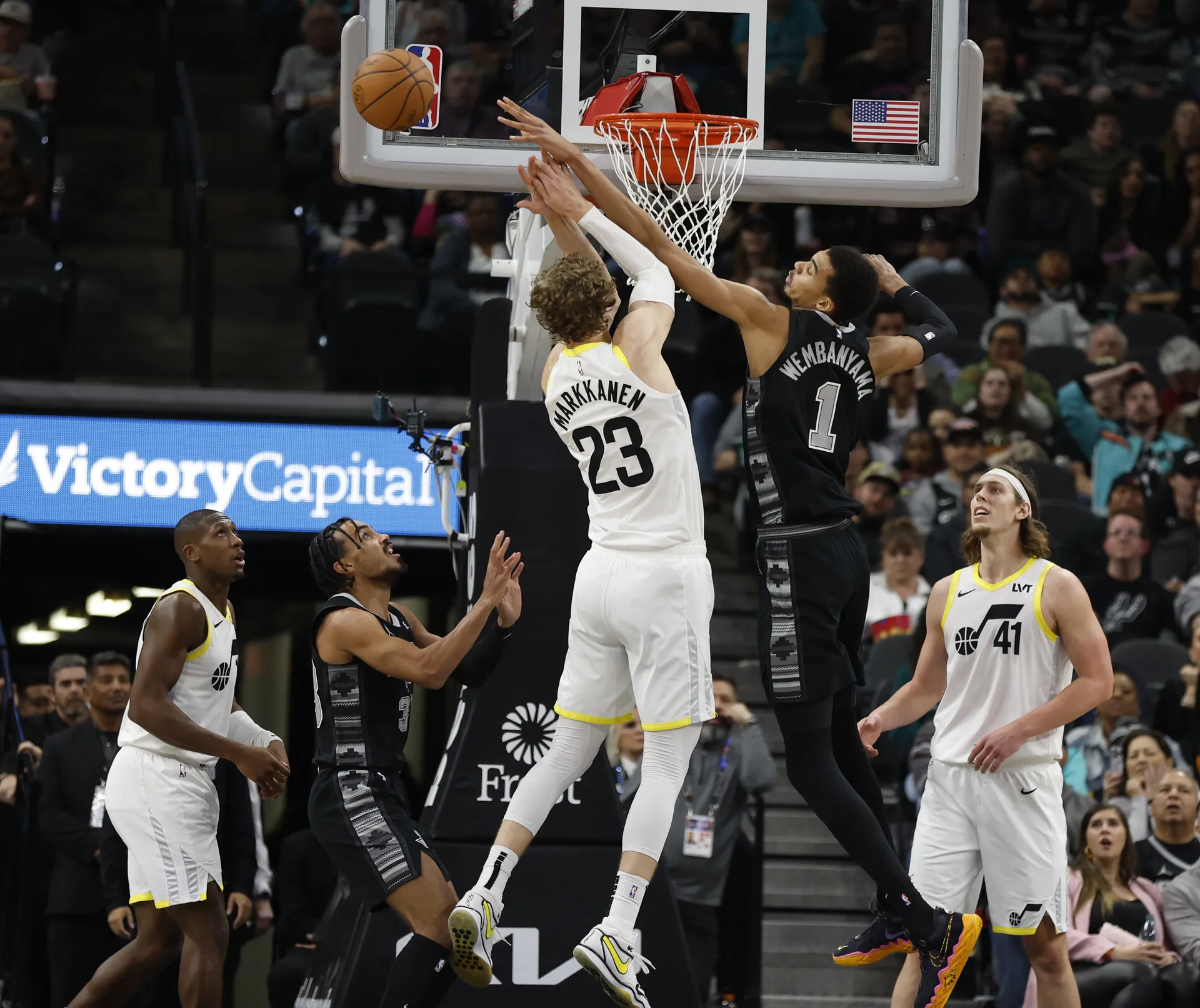 NBA交易传闻:马刺对劳里·马尔卡宁的潜在报价1 NBA交易传闻:马刺对劳里·马尔卡宁的潜在报价2