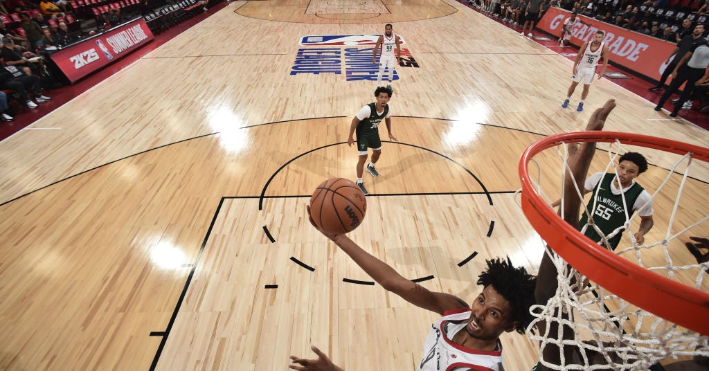 NBA诺尔斯:约翰-巴特勒-小在NBA夏季联赛中首发并充分发挥 NBA诺尔斯:约翰-巴特勒-小在NBA夏季联赛中首发并充分发挥