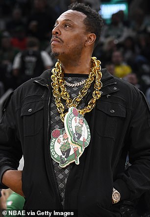 NBA传奇保罗-皮尔斯在尼克斯季后赛出局后踩踏贾伦-布伦森球衣奇怪视频2