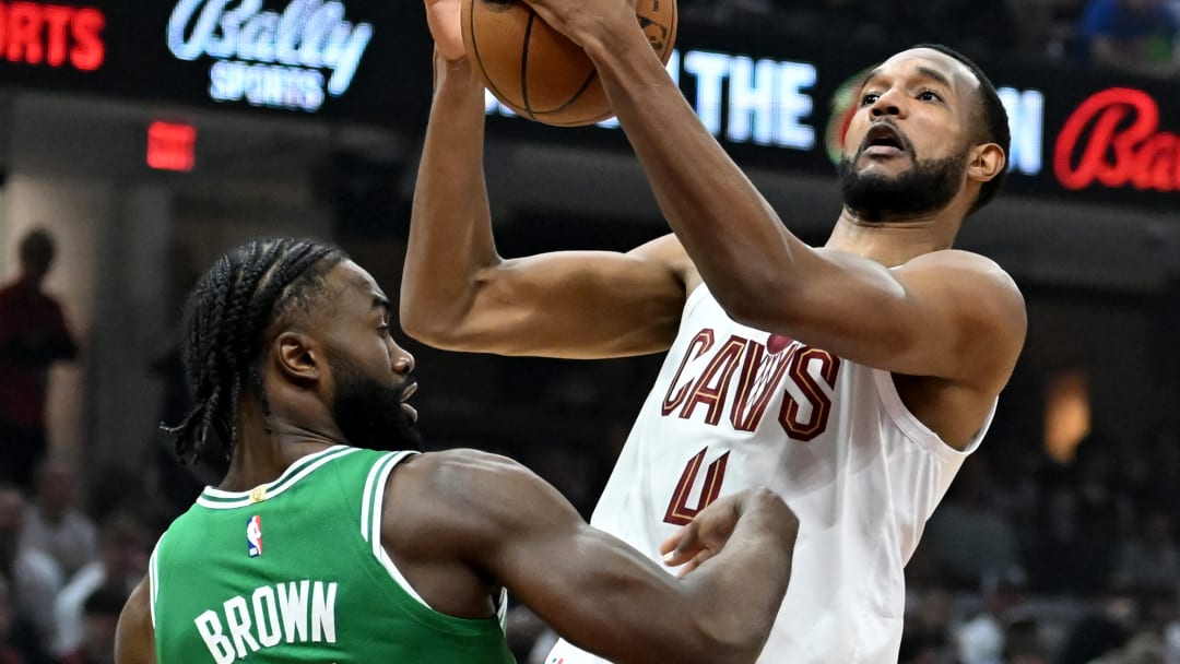 克利夫兰骑士队在NBA季后赛中第五场比赛不敌波士顿凯尔特人队,赛季就此结束 克利夫兰骑士队在NBA季后赛中第五场比赛不敌波士顿凯尔特人队,赛季就此结束