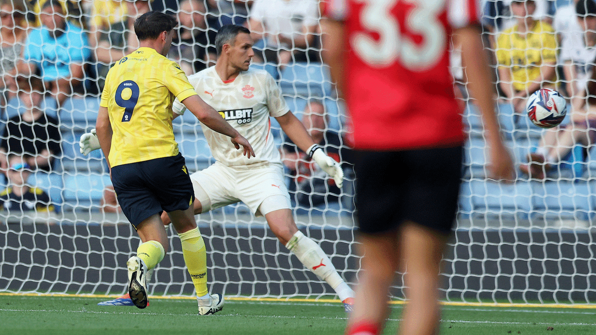报告:牛津联队 2-0 南安普顿1 报告:牛津联队 2-0 南安普顿2